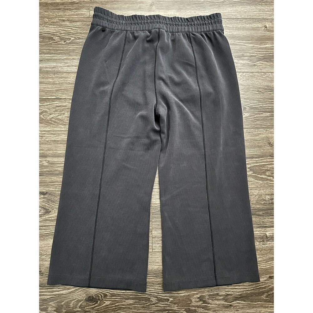 Lululemon Ribbed Softstreme Mid-Rise Wide-Leg Cropped Pant 25" Graphite Grey 14 - Picture 7 of 8